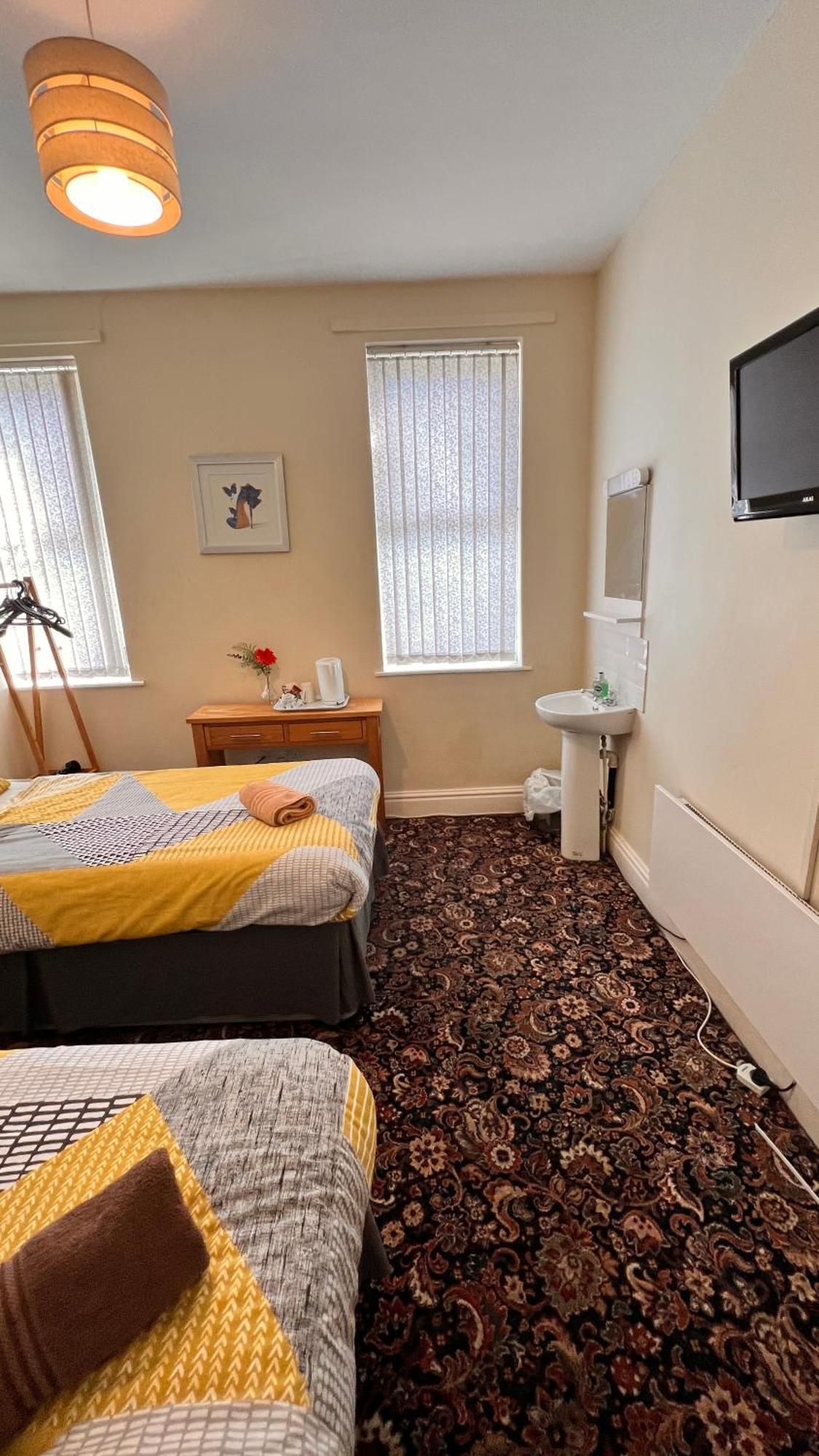 Castle Lodge Guest House 86-88 Sheil Rd L6 3Af Liverpool Buitenkant foto