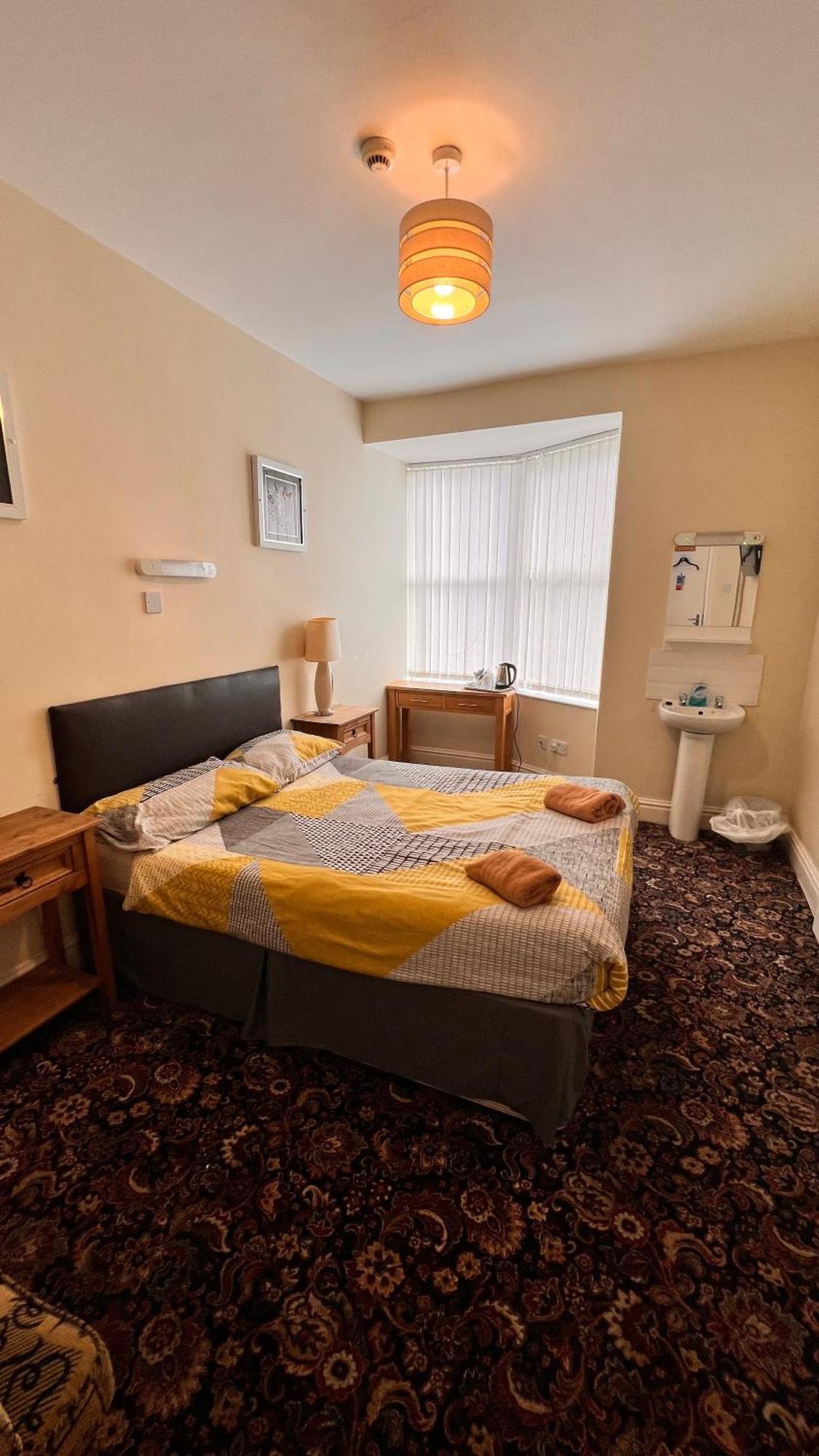 Castle Lodge Guest House 86-88 Sheil Rd L6 3Af Liverpool Buitenkant foto
