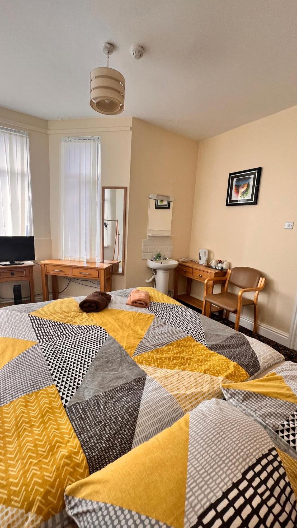 Castle Lodge Guest House 86-88 Sheil Rd L6 3Af Liverpool Buitenkant foto