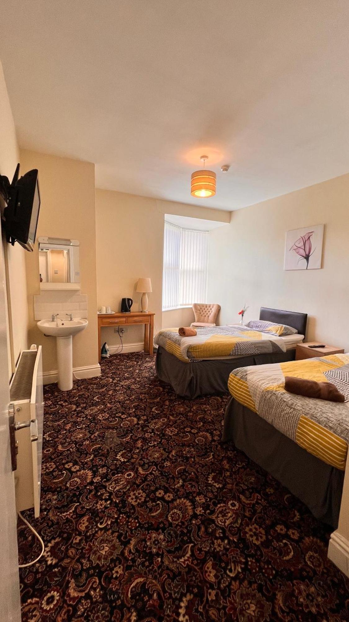Castle Lodge Guest House 86-88 Sheil Rd L6 3Af Liverpool Buitenkant foto