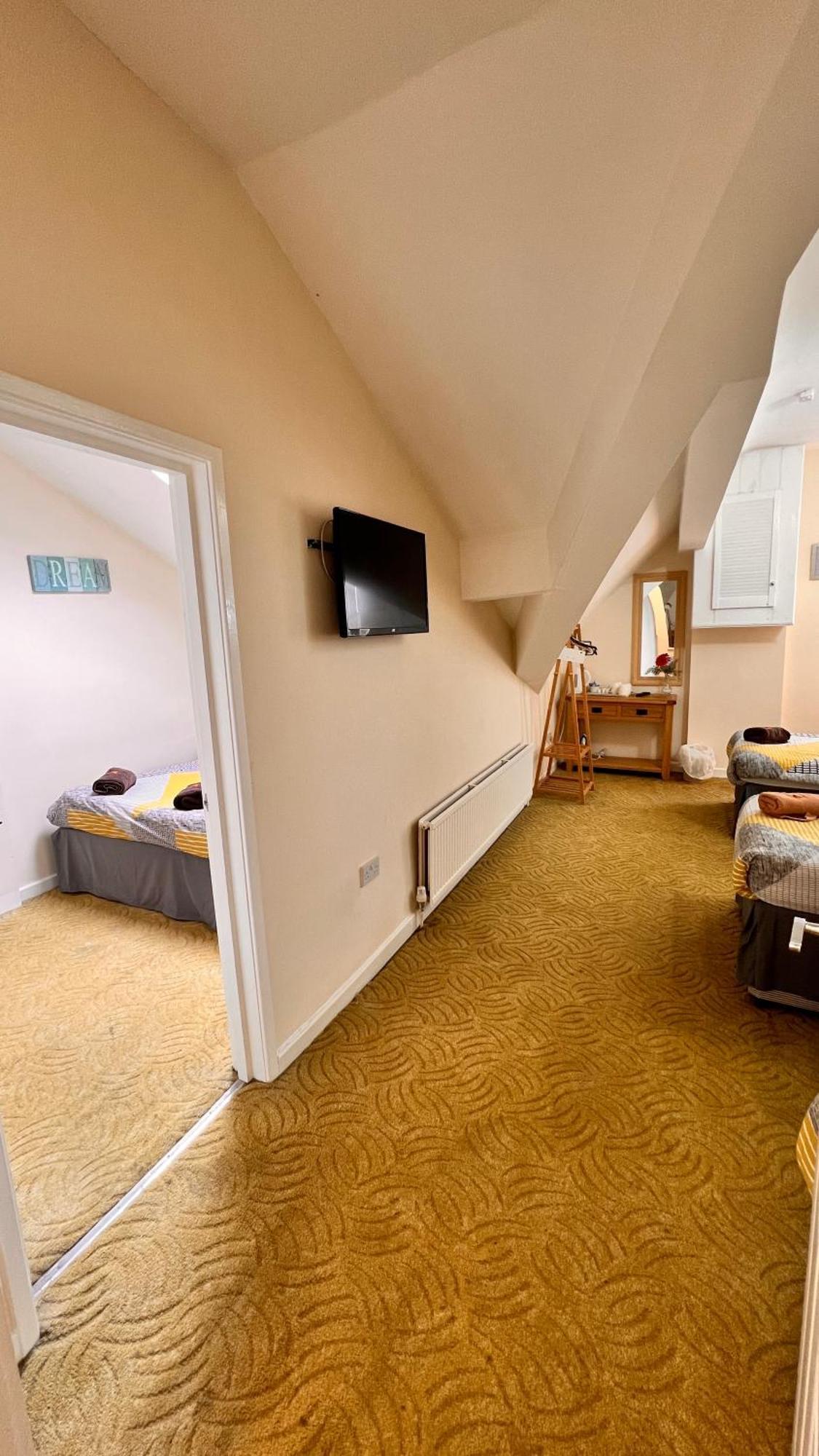 Castle Lodge Guest House 86-88 Sheil Rd L6 3Af Liverpool Buitenkant foto