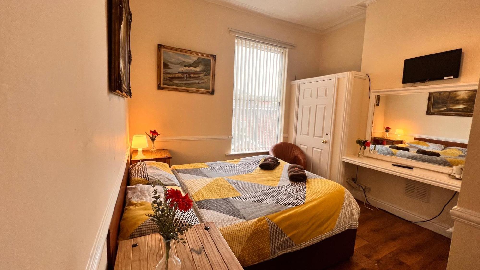 Castle Lodge Guest House 86-88 Sheil Rd L6 3Af Liverpool Buitenkant foto