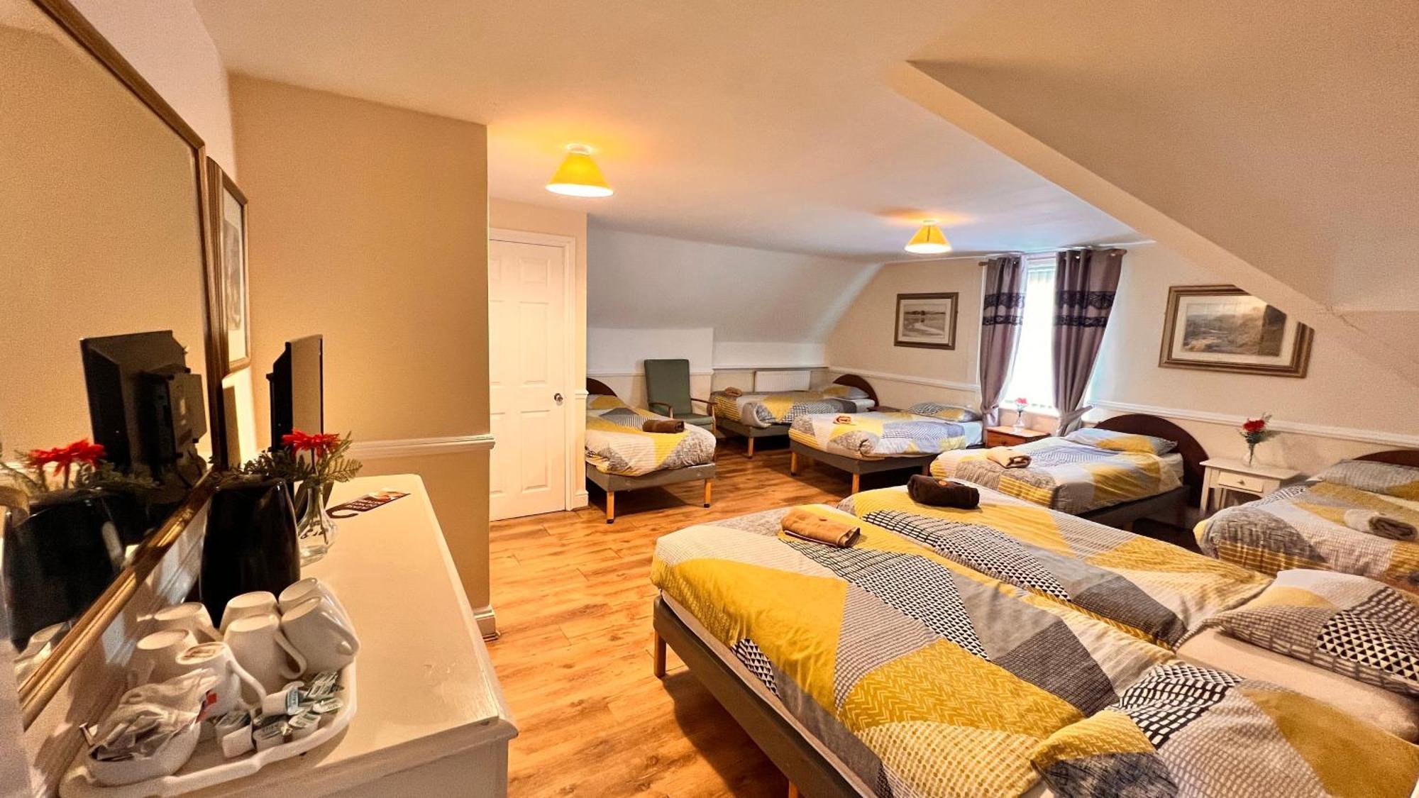 Castle Lodge Guest House 86-88 Sheil Rd L6 3Af Liverpool Buitenkant foto