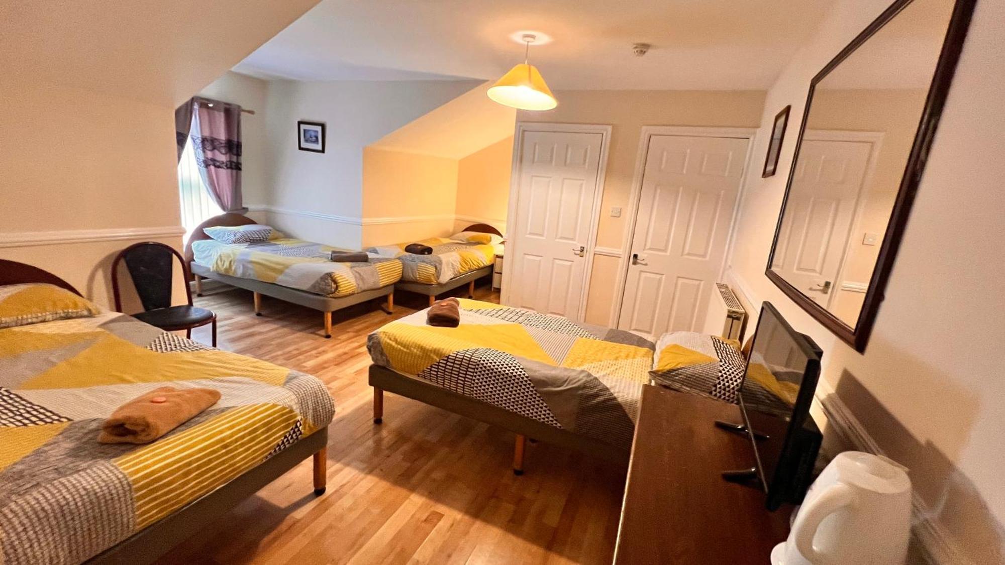 Castle Lodge Guest House 86-88 Sheil Rd L6 3Af Liverpool Buitenkant foto