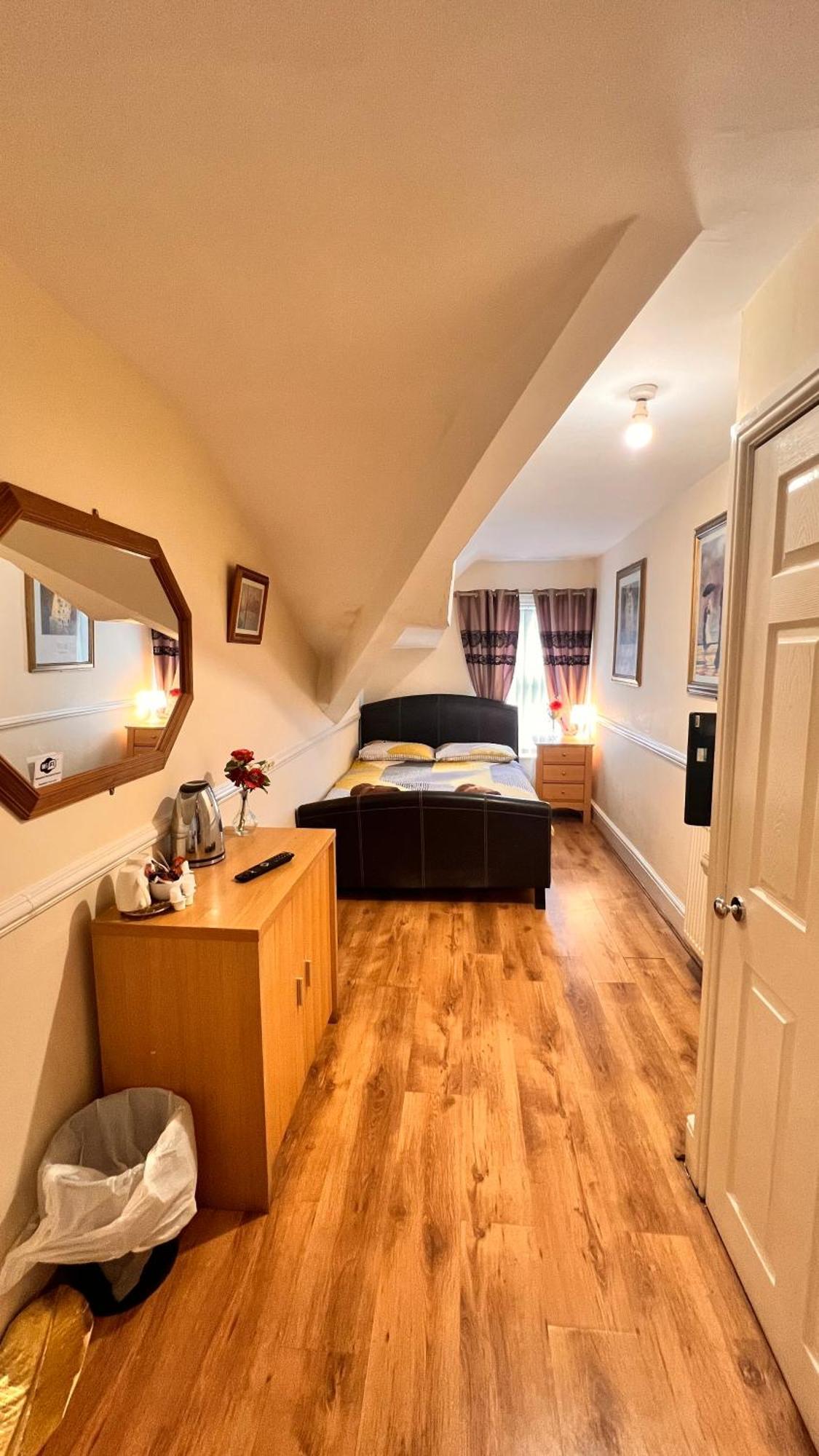 Castle Lodge Guest House 86-88 Sheil Rd L6 3Af Liverpool Buitenkant foto