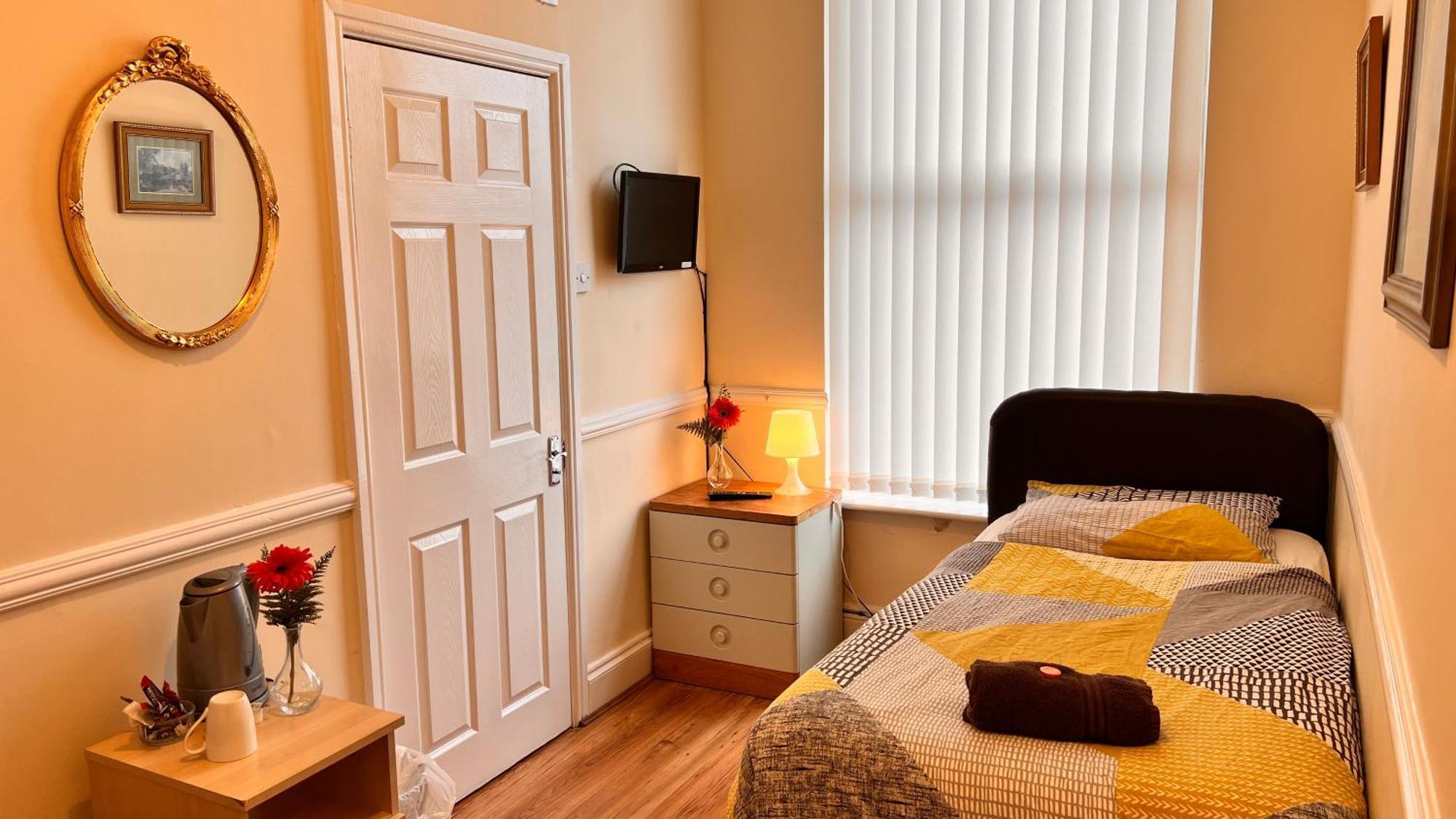 Castle Lodge Guest House 86-88 Sheil Rd L6 3Af Liverpool Buitenkant foto