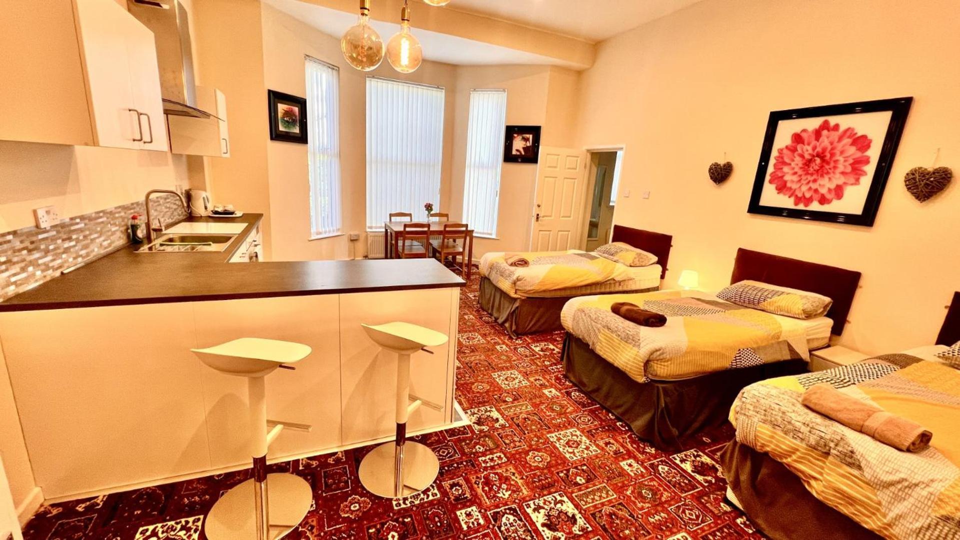Castle Lodge Guest House 86-88 Sheil Rd L6 3Af Liverpool Buitenkant foto